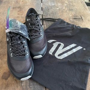 NEW Varsity Black cheer shoes sz 8